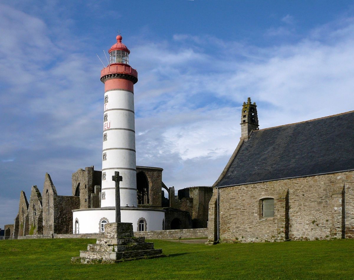 Saint-Mathieu Lighthouse - Wikipedia