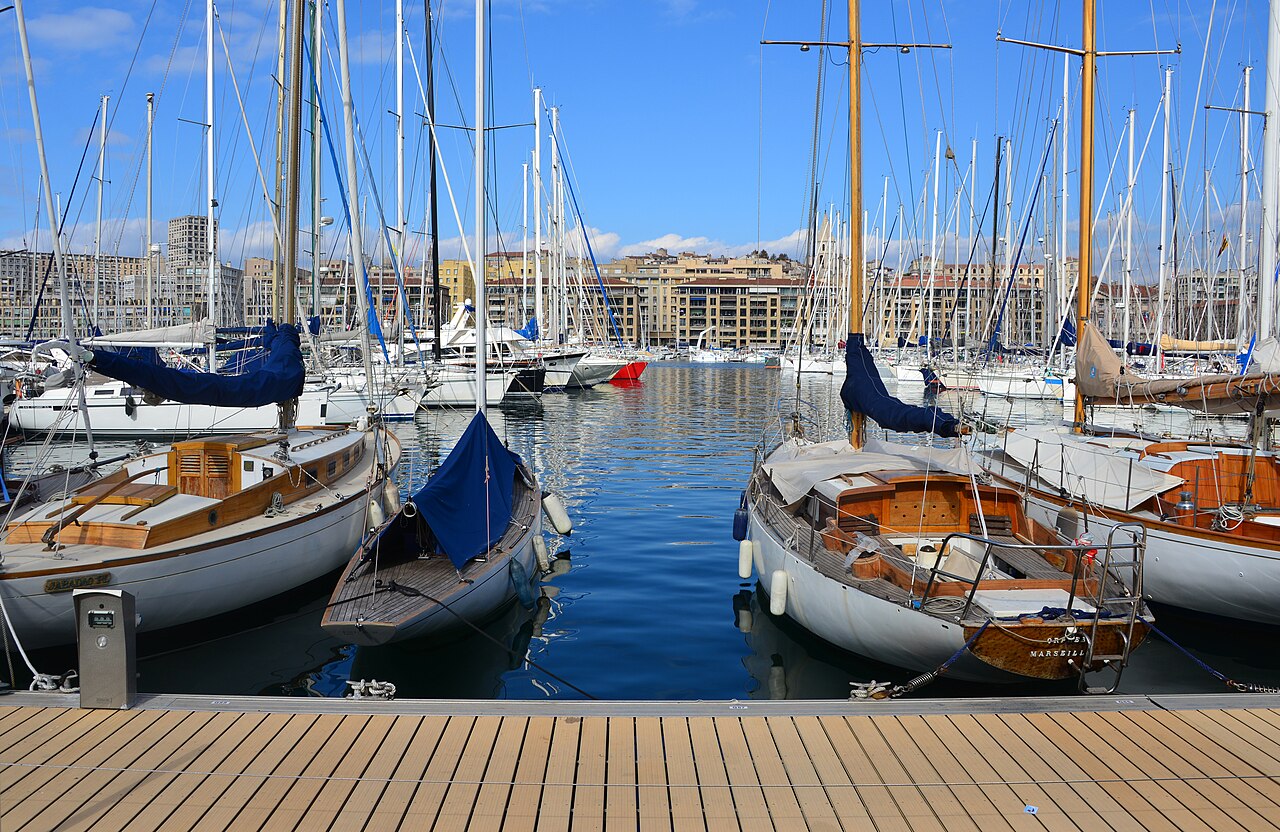 Le Vieux-Port de Marseille au coucher du soleil