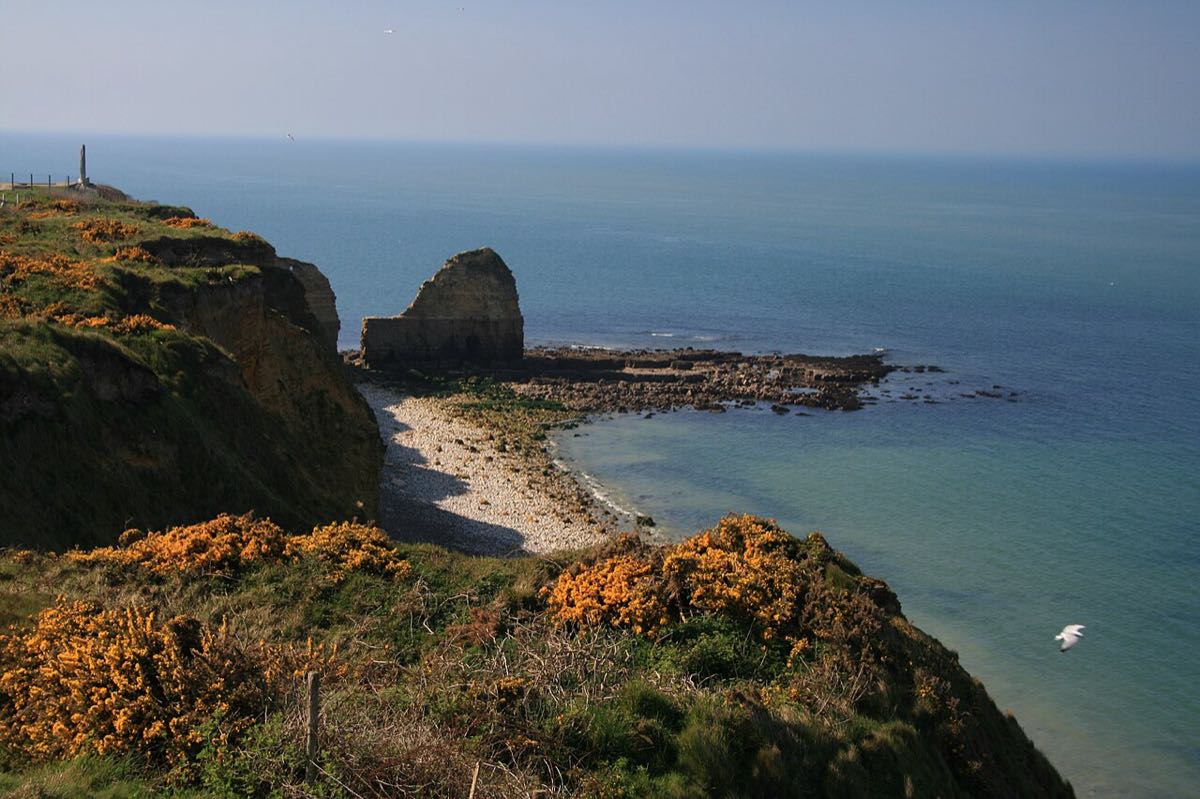 Bunkers et cratères de la Pointe du Hoc en Normandie